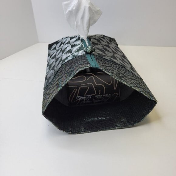 Unique Home decor Handwoven Gold Threaded Dark Green Songket Tissue Box Cover - Picture 8 of 11